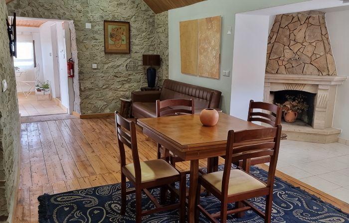 Casa da Ti Alzira - a refuge at the foot of the mountain with a touch of tradition