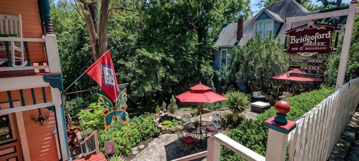 Bridgeford House Hotels in Cedar Township