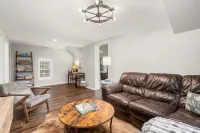 Blakely's Stone Cottage: Walk to downtown Franklin & Civil War Sites - 4-Star
