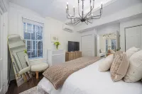Charming Historic Home, Luxurious Remodel, Walk to Downtown, Tree-Lined Street - salle de sport