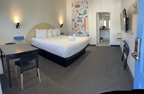 Ocean Palms Motel - parking