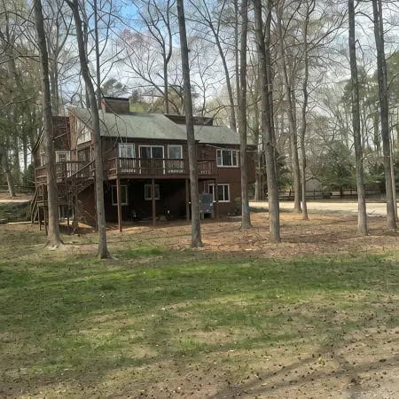 Treehouse Now Available! A 5-Bedroom, 2 Driveways, 1.2 Acres. 807 Brunson Drive