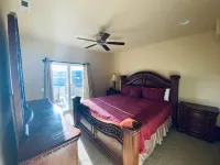 D14 Home by pool & Gorge shuttle.  2 decks w/Columbia/tennis courts/pool view - 4 星級
