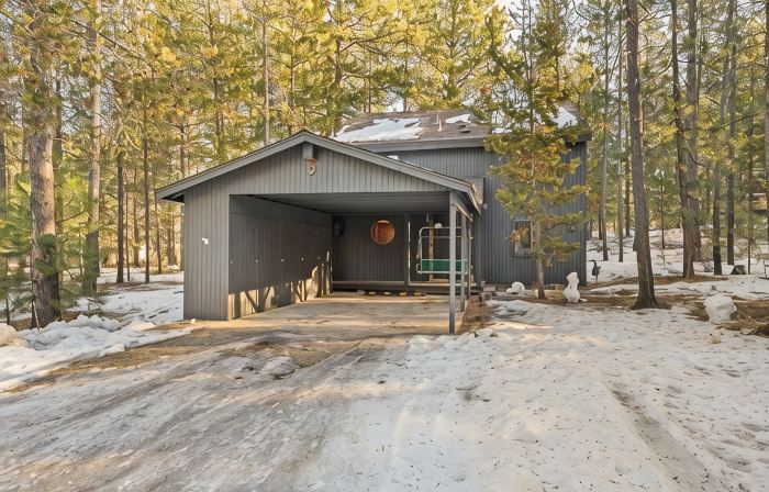 Sunriver Nostalgia - Walk to Sunriver Village, SHARC passes, HOT TUB