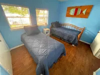 Lazy Days Lakefront Retreat Lake Granbury Home, Yard, Dock-Lift, Covered Parking - balcony