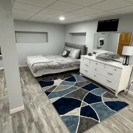 Peaceful one bedroom in university district