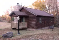 Winetrail Cabin - SIU, Giant City SP, Shawnee Forest, & Cedar Lake minutes away! - Balcony
