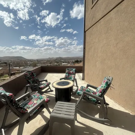 Spacious Family Getaway near Zion