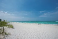 Gulf side condo be on the beach in minutes! - Wi-Fi