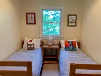 The Pill Box is the perfect getaway next to the Cowpasture River - Homestays