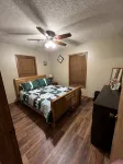 Spillway Road Retreat (2.5 miles from Lake D’Arbonne) - Wi-Fi
