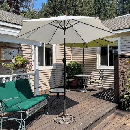 Aspen Ridge Chalet Walk to downtown Truckee and Safeway private hot tub dog ok