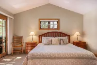 Disciples Village beautiful Condo - Steps to ski and lakes - 3-Star