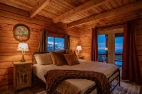 The Four Seasons  - A Getaway to White Sands NP and Cloudcroft, NM w/ Hot Tub! - 4-Star