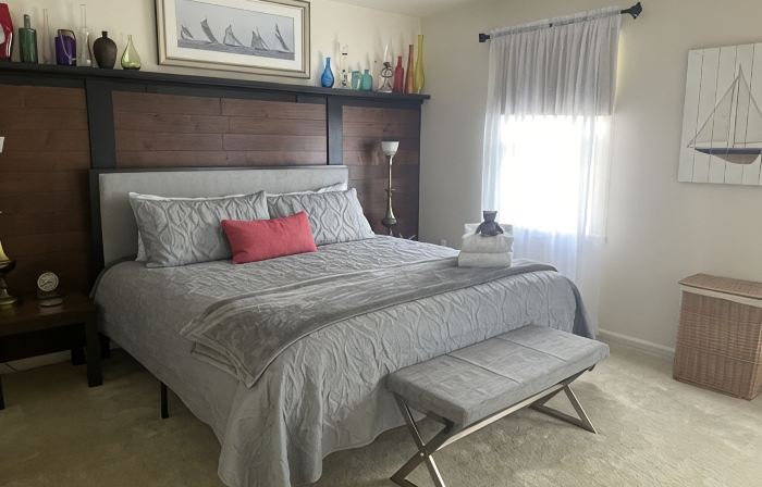 Cozy 2 Bedroom, 2.5 Bath across from Cambridge City Marina