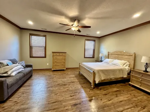 Luxury condo. 2 car garage, rooftop patio. Perfect for work or play! - شرفة