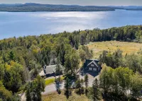 Airy Studio with Lake Access & Views, AC, 5Min to Downtown - Homestays