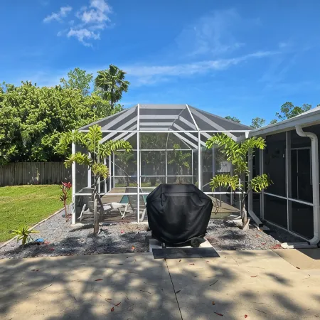 Relaxing Pool Home with spacious parking, close to Flagler Beach & Daytona
