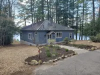 Tranquil, serene Sebago Lakefront House on 2 wooded acres - 300ft waterfront! -  Privatzimmer