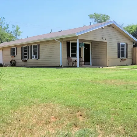 DOG FRIENDLY & REMODELED COZY COTTAGE