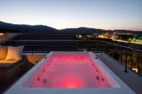 Olivera Suites Sarti - badewanne