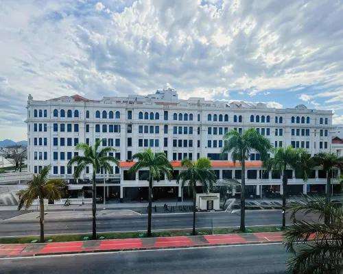 Atlântico Hotel Hotels near Flags Square