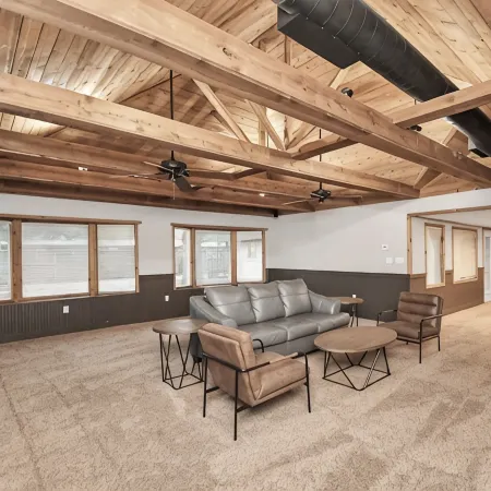 Spacious Modern Cottage Perfect for Families & Pets ~ Gated Parking ~ Sleeps 9+