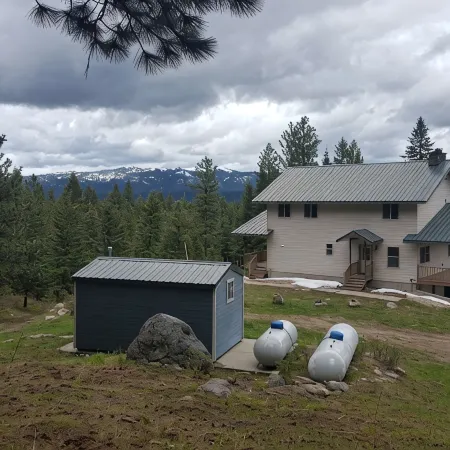 The Hide Out On Pratt Mountain "off the grid" adventure since 1845