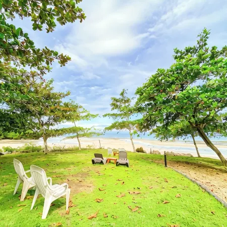 Rainbow Bay Beach & Dive Resort