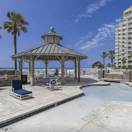Cozy beach condo with many amenities for fun and relaxation conveniently located