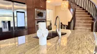 Spacious 3BR House in Aspen Hills - New