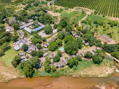 Hippo Hollow Country Estate - parking