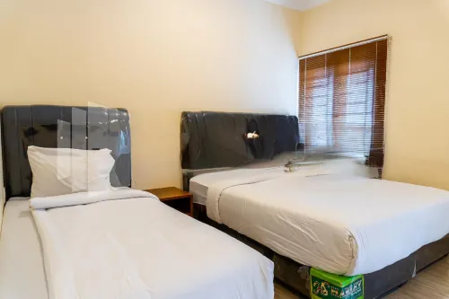 Adam Malik Guesthouse Near Regale ICC Medan Mitra RedDoorz - 2-Star