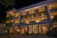 Grand Aularis Hotel Managed by Salak Hospitality - 2-Star