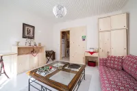 Newly-renovated apartment 1 (bedroom+living room) - 애견동반