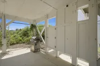 10 Br, Sleeps 26, Panoramic Views, Walk to Beach + Boardwalk, Directly on Lake - 4-Star