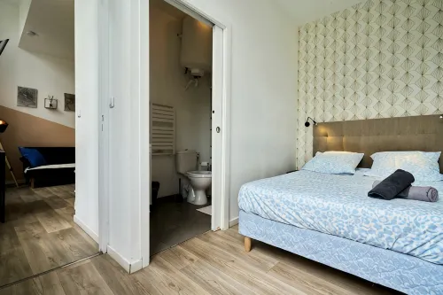 Modern Apt Near Tourcoing Sta. w/ Fast WiFi - 2-Star