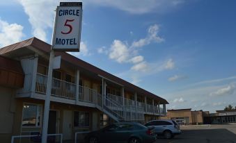 Circle 5 Motel