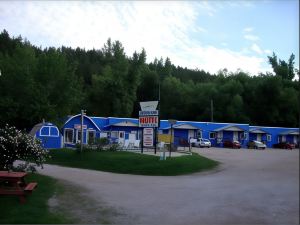 The Brookside Motel / Mt. Rushmore