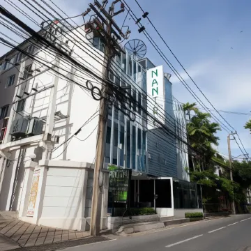 Nantra Ploenchit Hotel Отели рядом с достопримечательностью «Станция надземного метро Chit Lom»