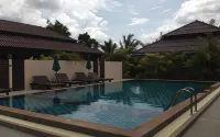 Palm Sweet Resort - piscina