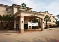 Quality Inn & Suites Near University Hotels in Waco