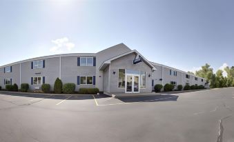 Days Inn by Wyndham Cedar Falls- University Plaza