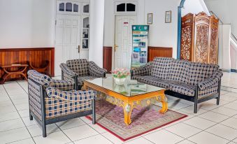 OYO 90483 Homestay Permata Syariah