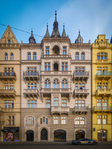 MN6 Luxury Suites by Adrez