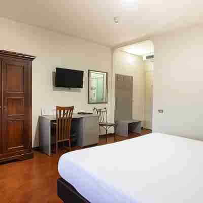 CDH Hotel Modena Rooms