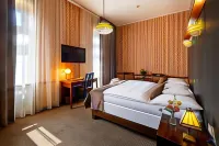 Hotel Golden Eagle Hoteles cerca de Tekovske Museum