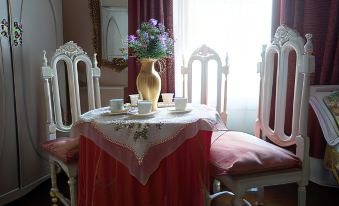 Dawson Place, Juliette's Bed and Breakfast - Housity