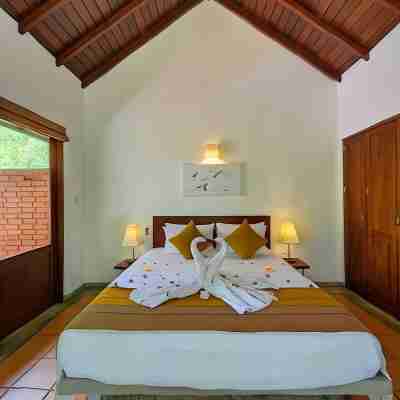 Ehalagala Lake Resort Rooms