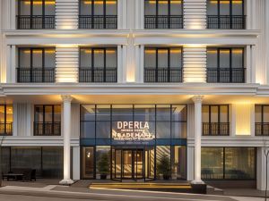 Operla Airport Hotels, Trademark Collection by Wyndham